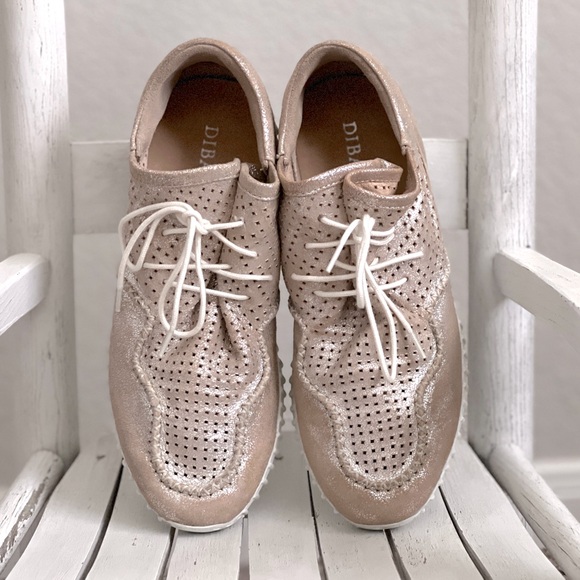DIBA True Poker Hand Sneakers Metallic Rose Gold Perforated Leather 9 - Picture 6 of 12